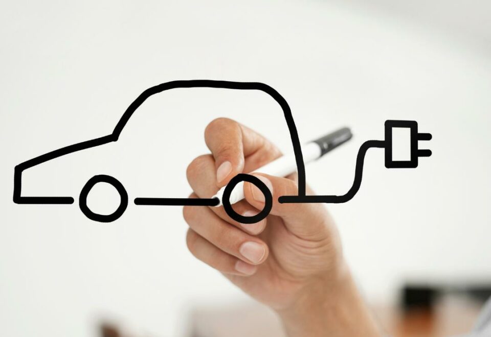 immagine auto elettrica disegnata